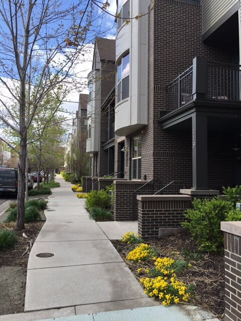 Building Photo - 7027 W Virginia Ave