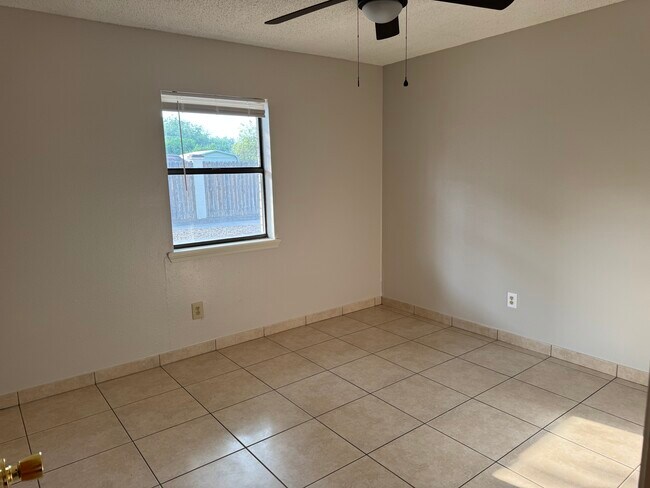 Building Photo - 1821 Norma Ln