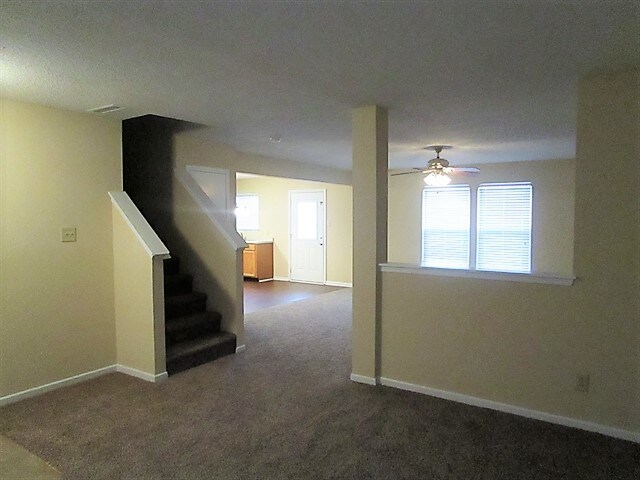 Building Photo - 8845 Limberlost Ct