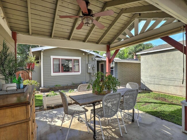 Building Photo - 229 Jacaranda Pl