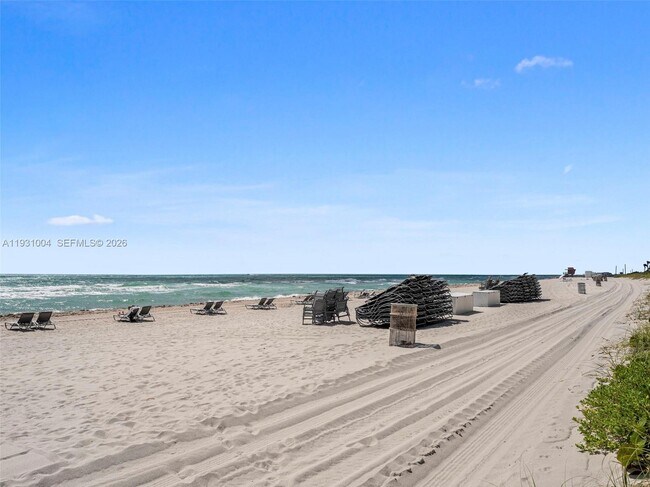 Building Photo - 4779 Collins Ave
