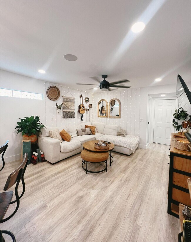 Building Photo - 9775 Arbor Meadow Dr
