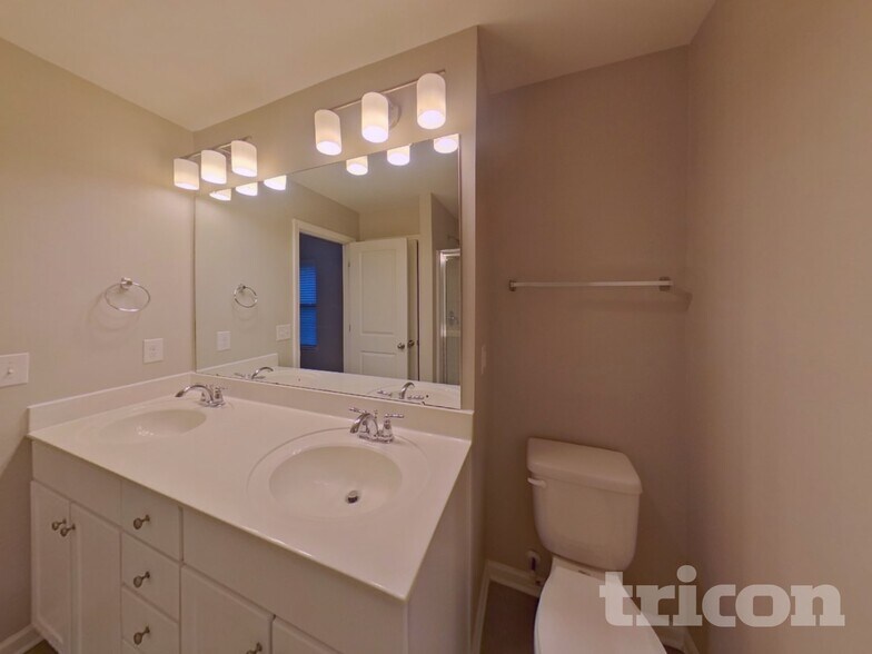 Building Photo - 1146 Rankin Oaks St