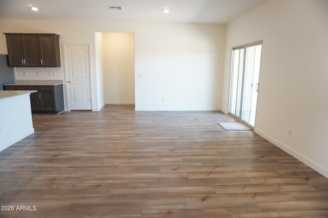 Building Photo - 675 N Crowned Dove Trail