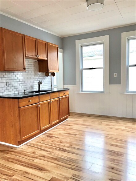 Building Photo - 27 Harborview Ave