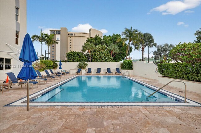 Building Photo - 3000 E Sunrise Blvd