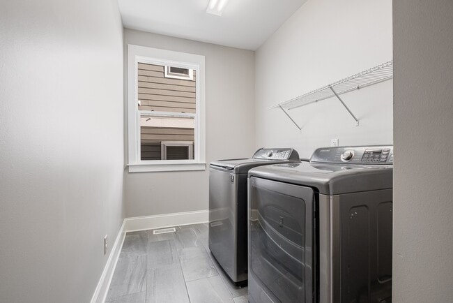 Building Photo - 4604A Michigan Ave