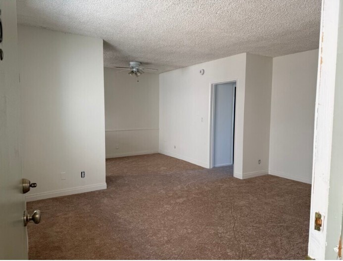 Building Photo - 22515 Del Valle St