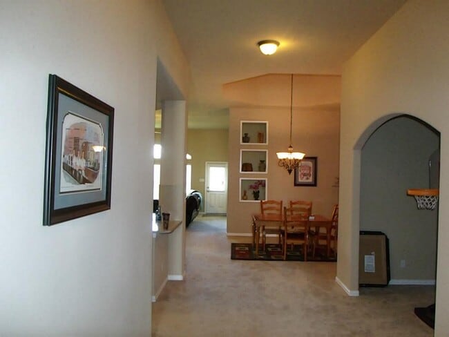 Building Photo - 2402 Horned Owl Dr