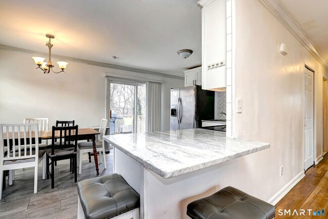 Building Photo - 42 Highland Ave