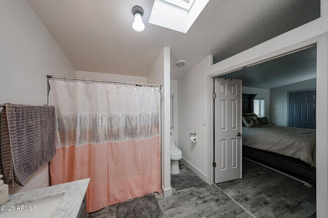 Building Photo - 11275 N 99th Ave