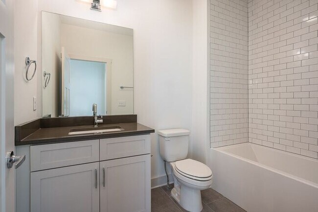 Building Photo - East Nashville Condo at Cleveland Park