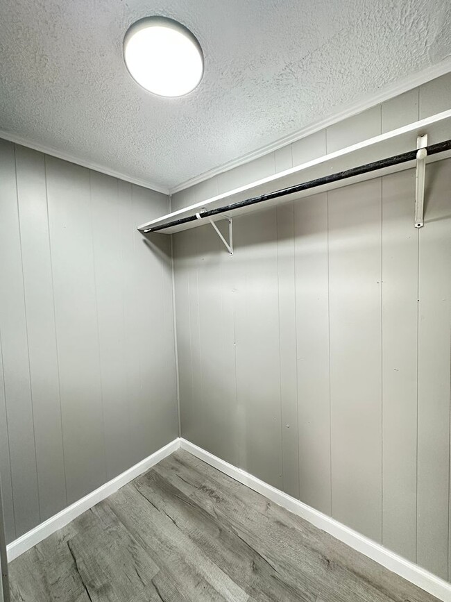 Building Photo - Fully Renovated 2 Bed / 2 Bath Home — Modern Finishes, Large Yard, Move-In Ready NOW!