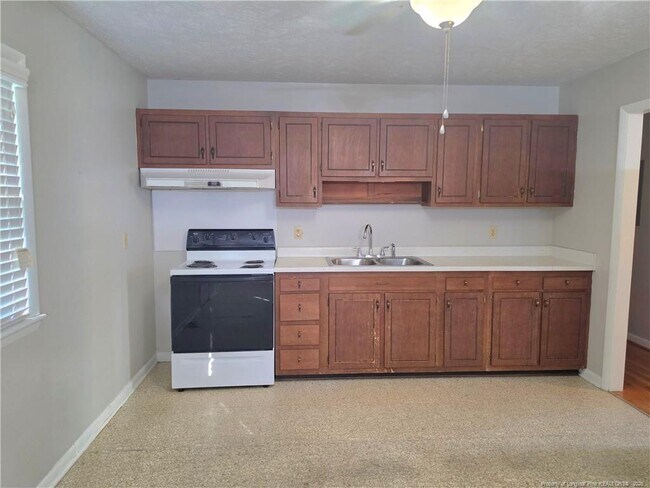 Building Photo - 111 Chloe Dr
