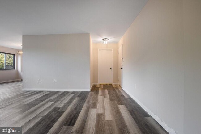 Building Photo - 8830 Piney Branch Rd
