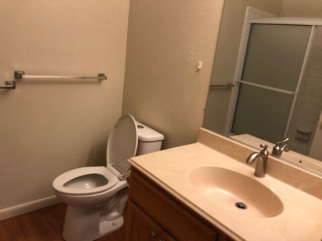 Building Photo - 1001 E Evelyn Ter