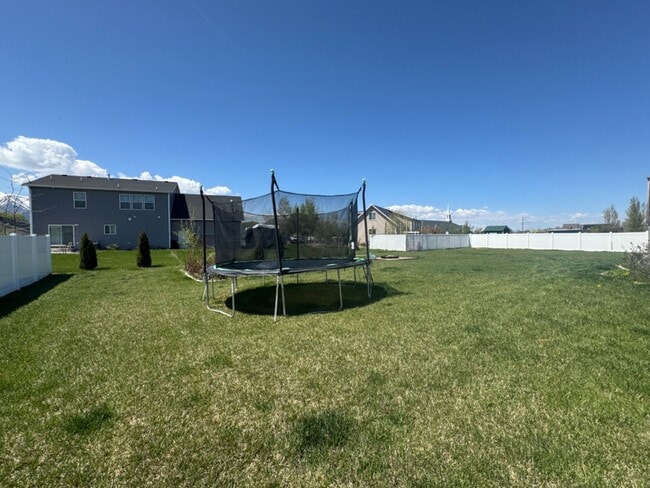 Building Photo - 3261 S 1500 W