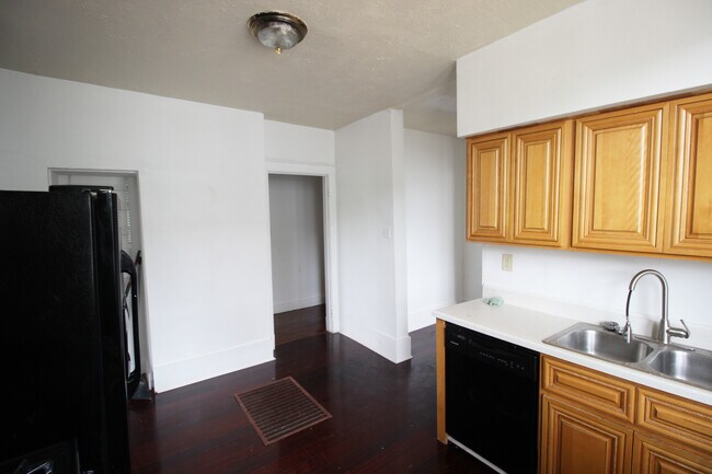 Building Photo - 3300 Napoleon Ave