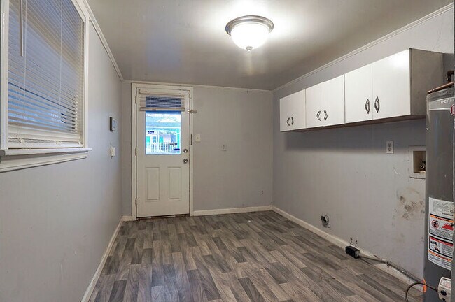 Building Photo - 8047 2nd Ave S