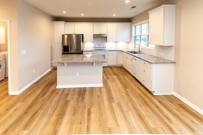 Building Photo - 5621 Camden Dr
