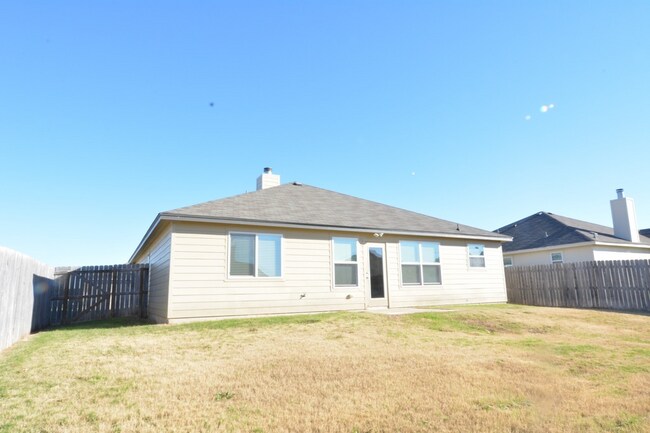 Building Photo - 7919 Woodbury Dr