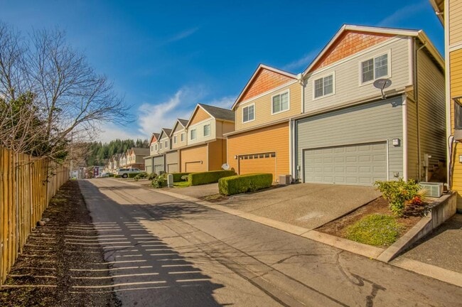 Building Photo - 2528 NW 2nd Terrace