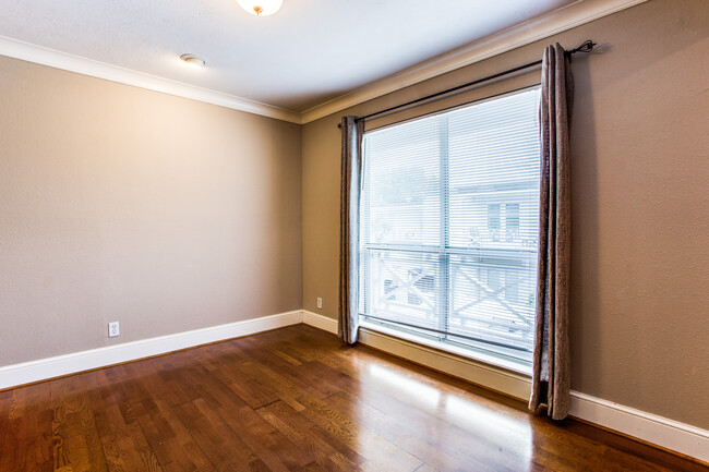 Building Photo - 5937 E University-227