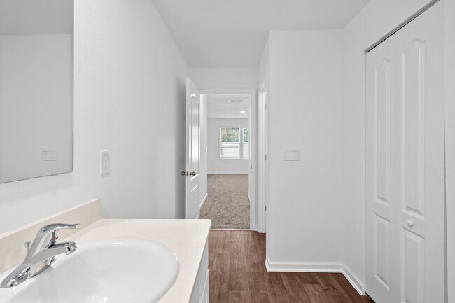 Building Photo - Almost New Home