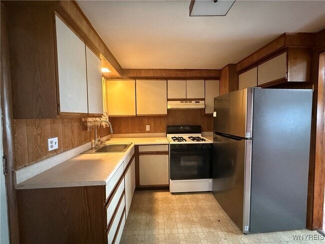 Building Photo - 246 Crisfield Ave