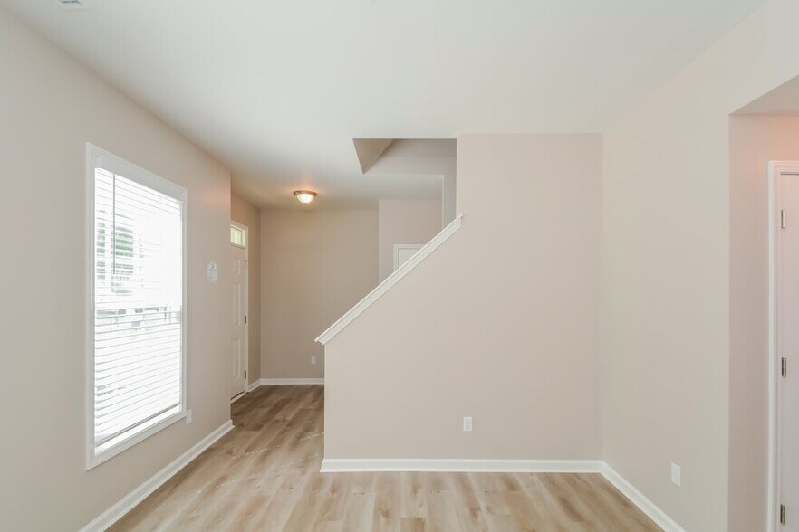 Building Photo - 4005 Iverson St