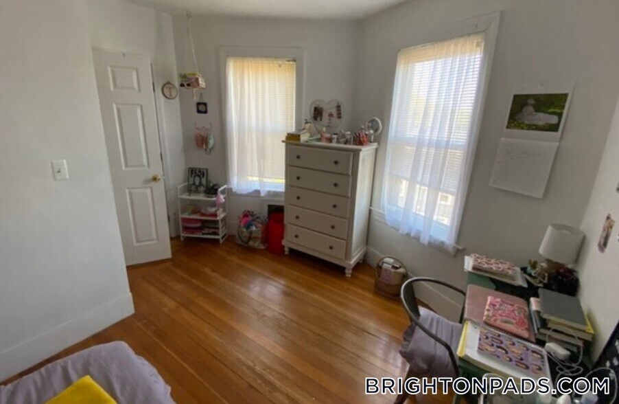 Building Photo - 26 Union St