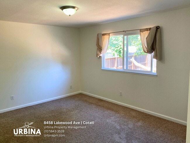 Building Photo - Spacious 4 Bedroom Home in Cotati Near SMART Train - Cosigners Welcome!