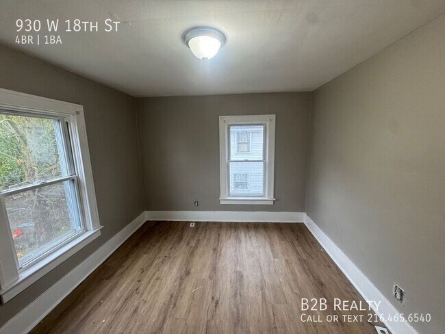 Building Photo - 930 W 18th St