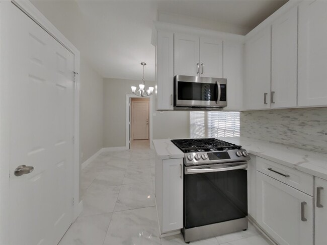 Building Photo - 7411 Las Brisas Dr