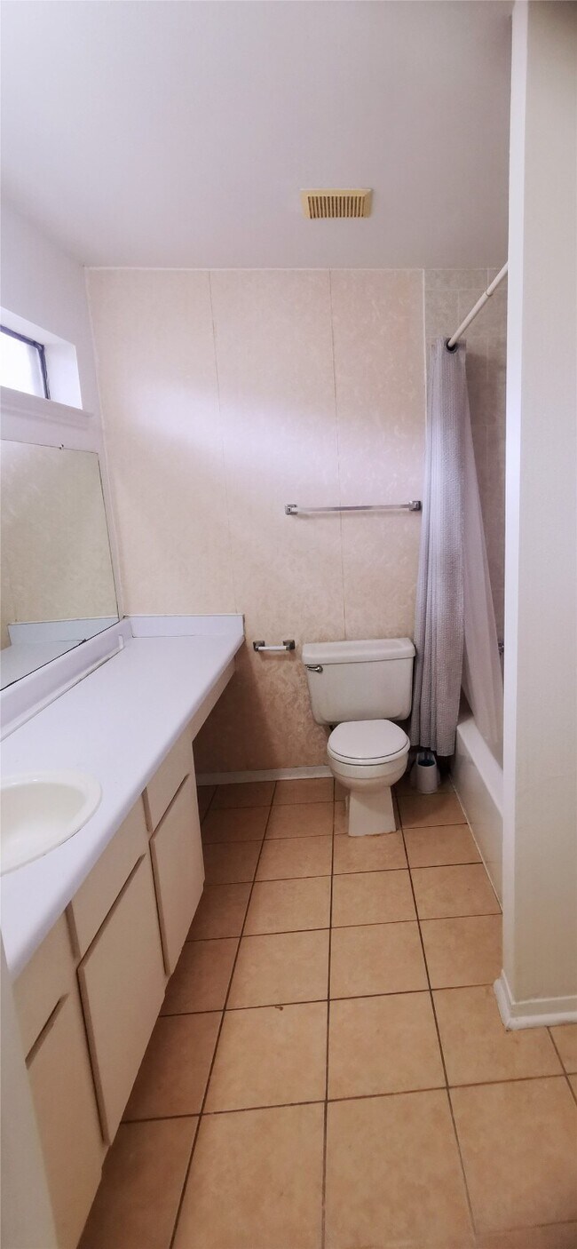 Building Photo - 8313 Augustine Dr