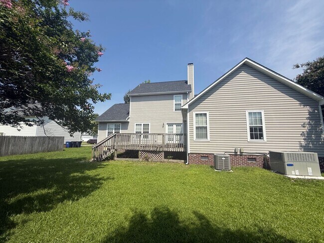 Building Photo - Great Location - Great Neighborhood - Grea...