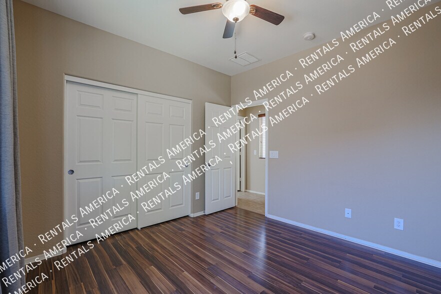 Building Photo - 2954 E Coconino Dr