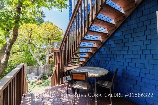 Building Photo - 2834 1/2 Derby Street-