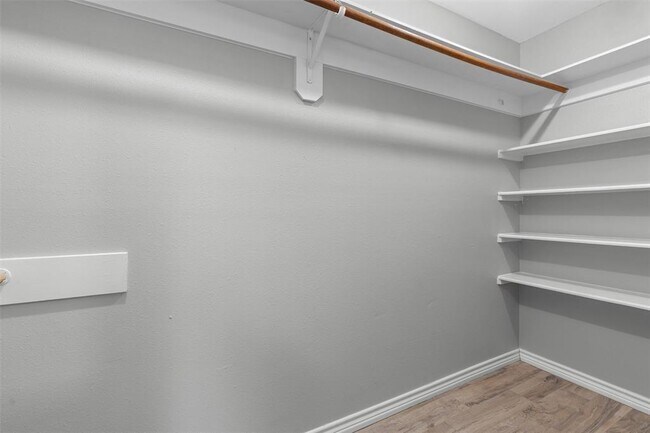 Building Photo - 2302 Windrift Way