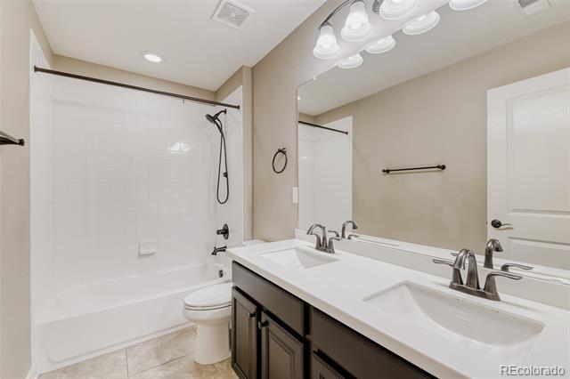 Building Photo - 15959 Hamilton Way