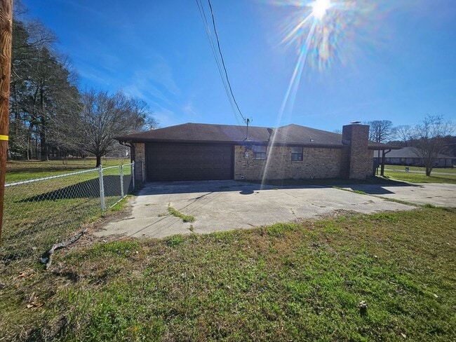 Building Photo - 168 Janice Ln