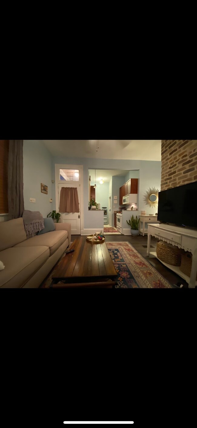 Building Photo - 816 Roosevelt Pl