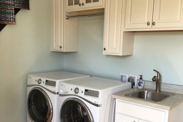 Laundry room - 2547 S Shore Dr