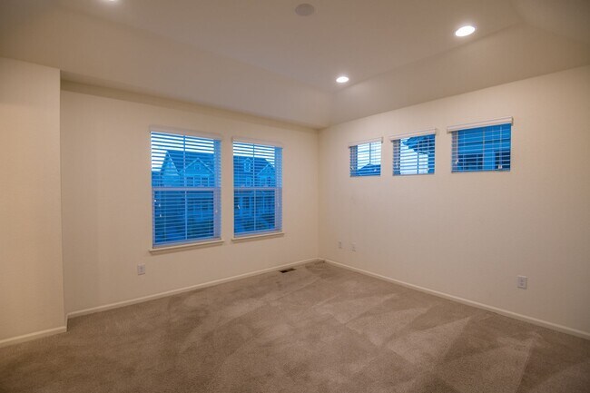 Building Photo - 2 Bedroom 2 1/2 Bath in Mosaic