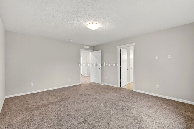 Building Photo - 11333 SE Courteous Ct