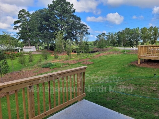 Building Photo - 18 Berry Dr