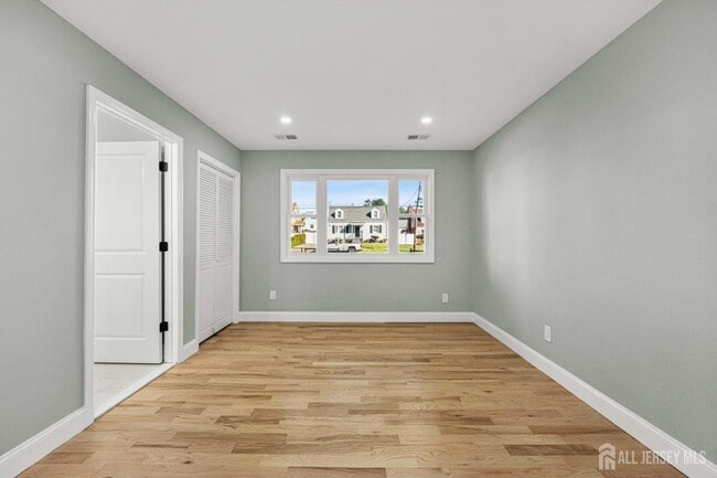 Building Photo - 614 Remsen Ave
