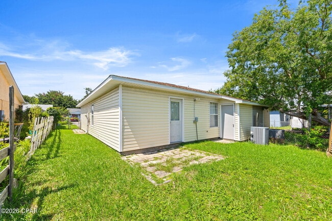 Building Photo - 2716 Oak Hammock Dr