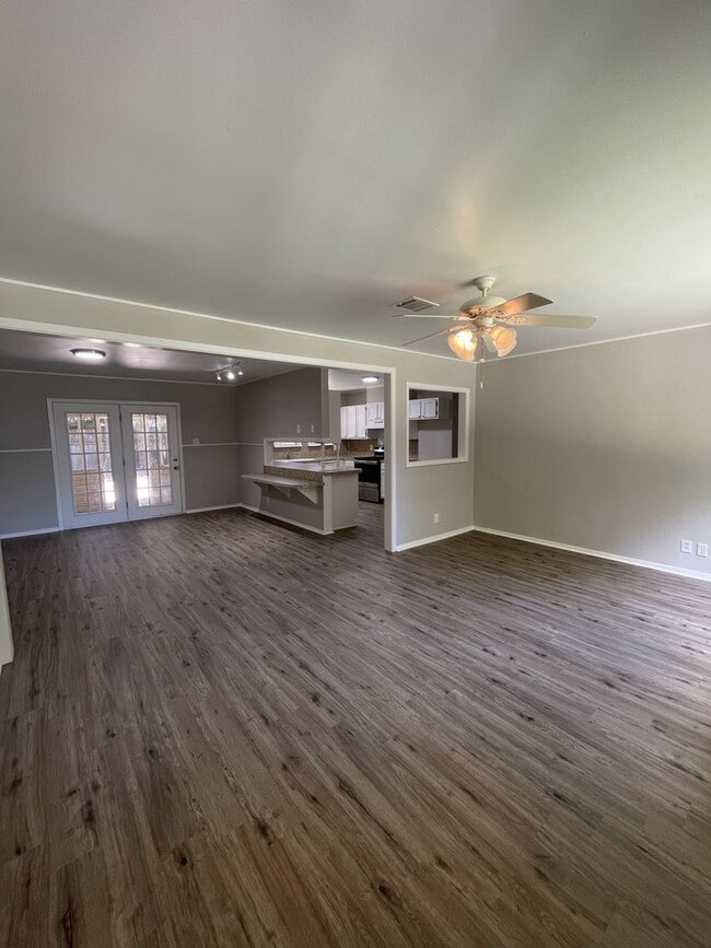 Building Photo - 3 bed 2 bath Home for Rent in Monroe | Pel...