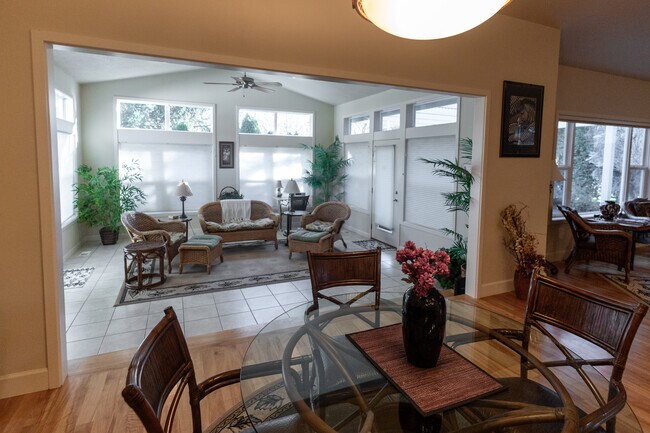 Building Photo - 2412 S Marypost Ave